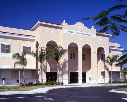 Exterior photo of Southwest Regional Library on the Pembroke Pines campus